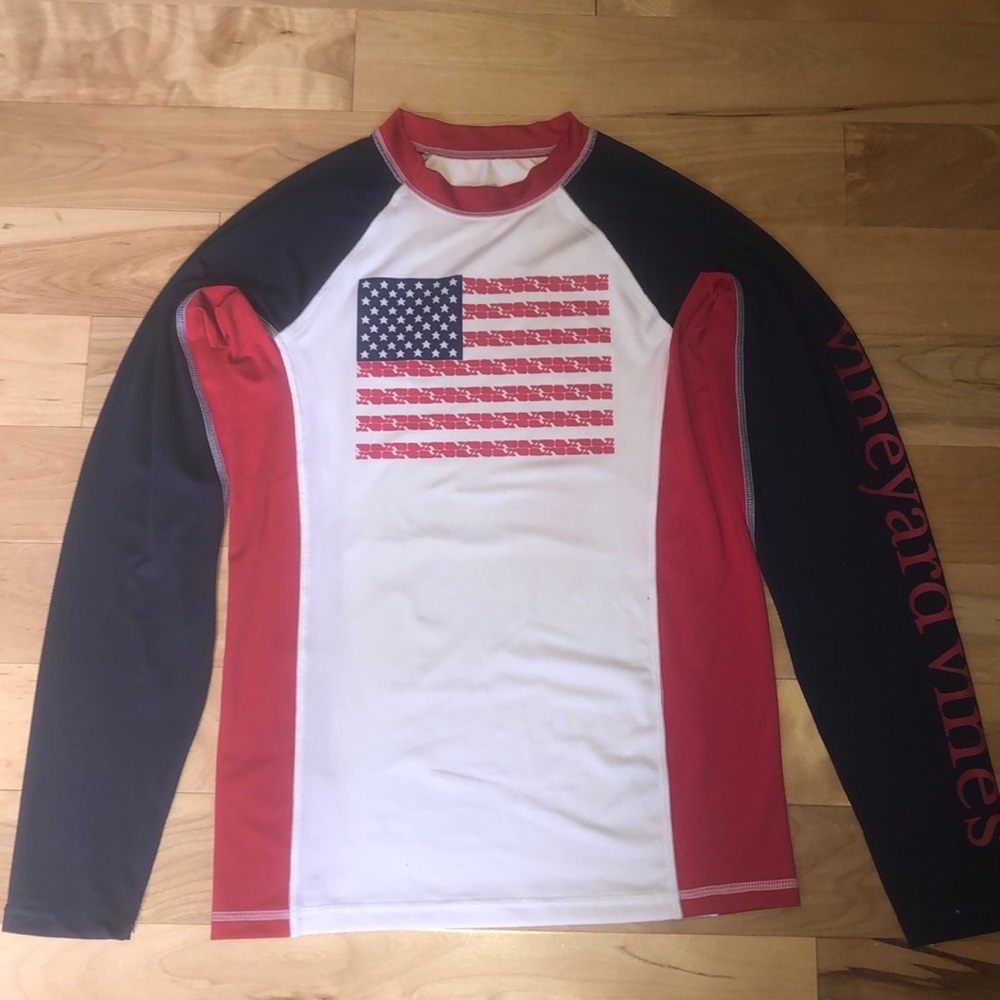 Vineyard vines rash guard for surfing